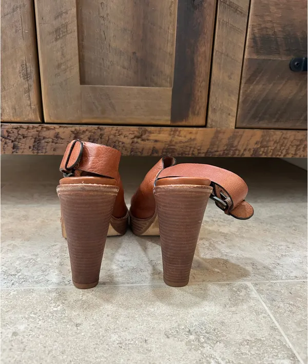 Cole Haan Tonya 7 1/2 B leather brown peep toe heels - Image 4
