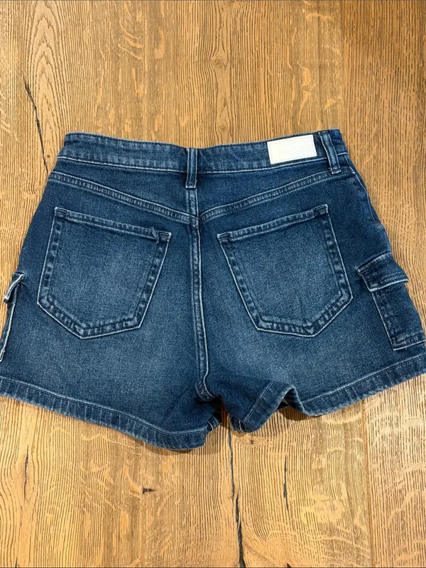 Hollister curvy ultra high rise mom Denim Cargo Shorts 28 - Image 2