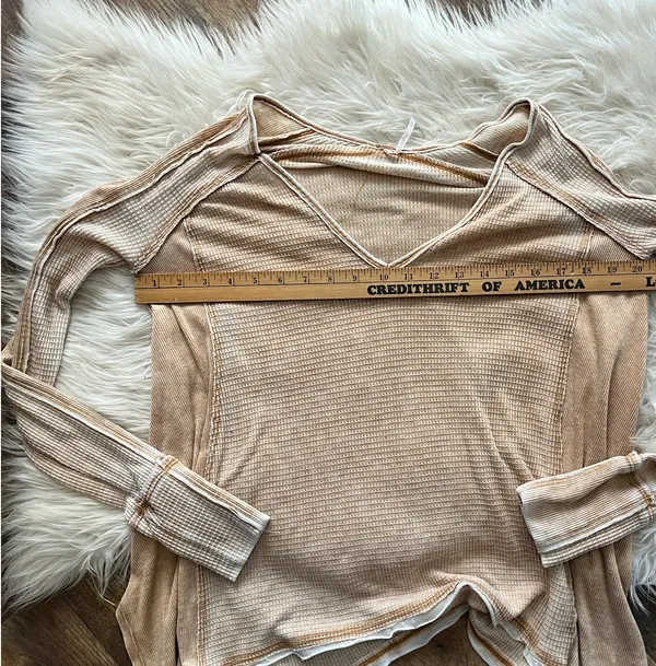Free People Ridiculously sott Long sleeve thermal Thinner material- not thick waffle knit Oversized and flowly Approximate measurements provided - unstretched Cream/tan/brown in color Size XS G1 - Image 7