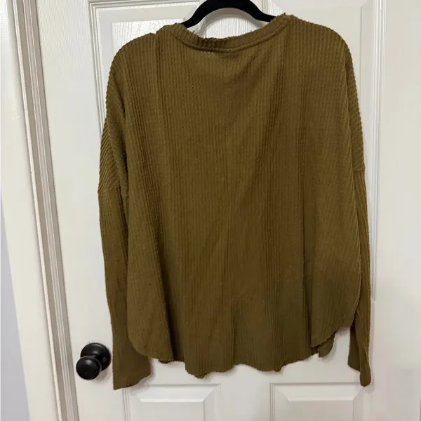 Out from Under x‎ Urban Outfitters green ribbed button front casual top small - Image 6