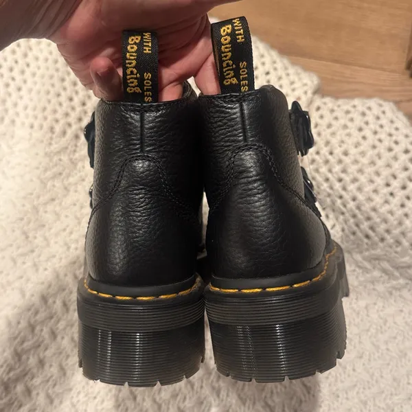 Dr Martens Devon Flowers Womens Ancle Boots 7 - Image 7