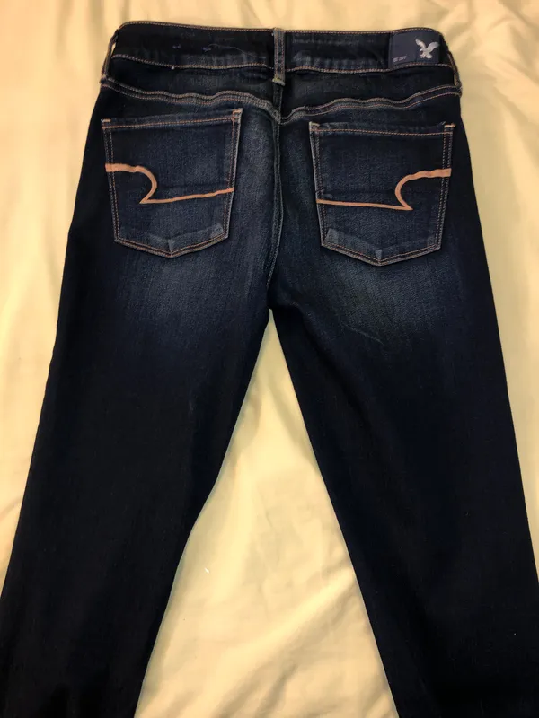 NWOT AEO Skinny Jeans Size 6 Long - Image 2