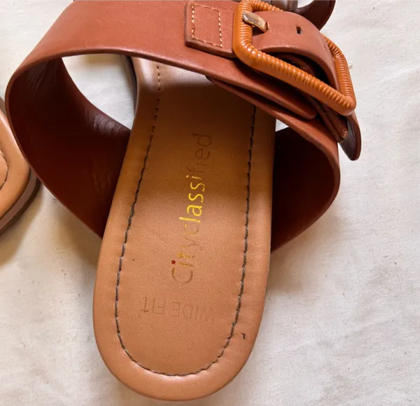 Sandals Brown Size 7.5 - Image 2