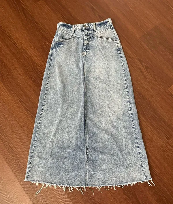 Free People We The Free Come As People Free You Are Denim Maxi Skirt Size 0 - Image 2