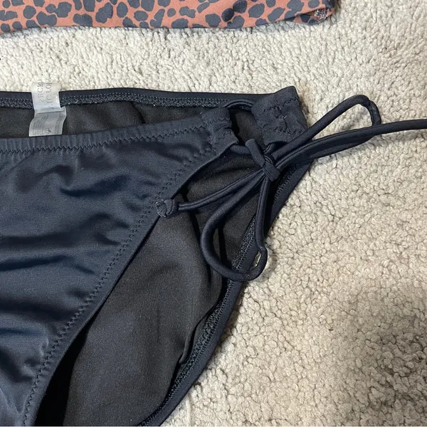 Victoria’s Secret bikini bottom Small Old Navy Scoop Neck Bikini‎ top size M - Image 2