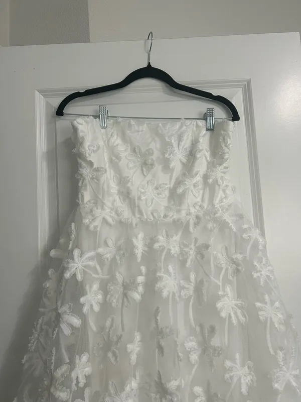 New Showpo RHEIVA Strapless 3D Embroidery Midi White Dress Size Large MSRP $149 - Image 8