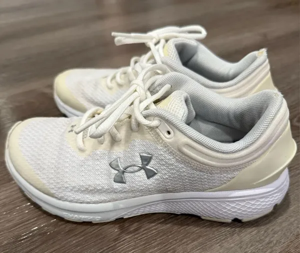 Nike Under Armour Cream and White Women's Training Shoes - Image 2