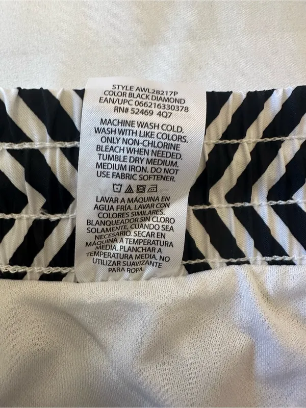 Athletic Works Black & White Geometric Athletic Shorts - Image 3