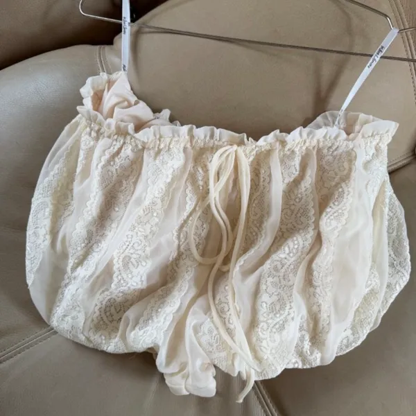 For Love and Lemons Juniper Set Cream lace blouse and shorts set with florSmall NWT For Love and Lemons Juniper Set Cream lace blouse and shorts set Size Small NWT - Image 9