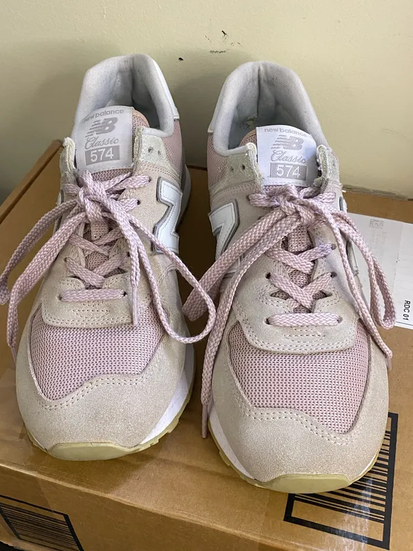 New Balance 574 Classic Women's Running Sneakers Shoes Size 9.5 - Image 2