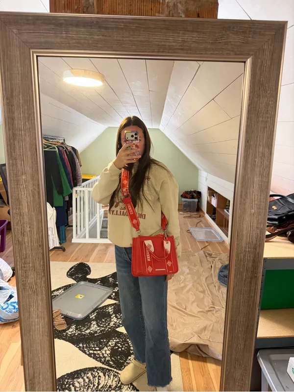 Steve Madden Bwebber Red Logo Strap Crossbody Bag - Image 3