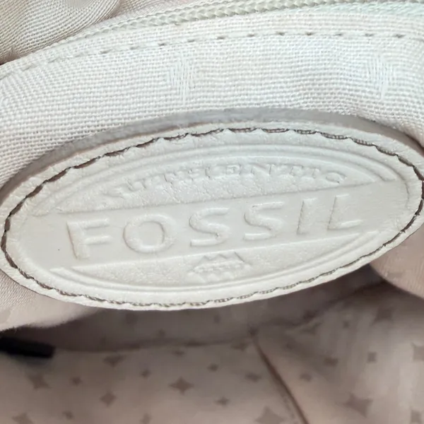 Fossil Cream Pebbled Leather Crossbody Bag Organizer Purse Off White - Image 3