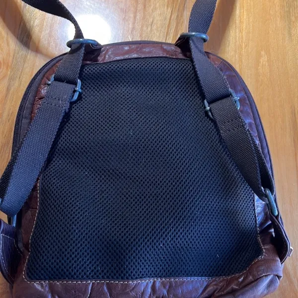 JACK GEORGES Voyager Small Convertible genuine leather Backpack/ Crossbody - Image 6