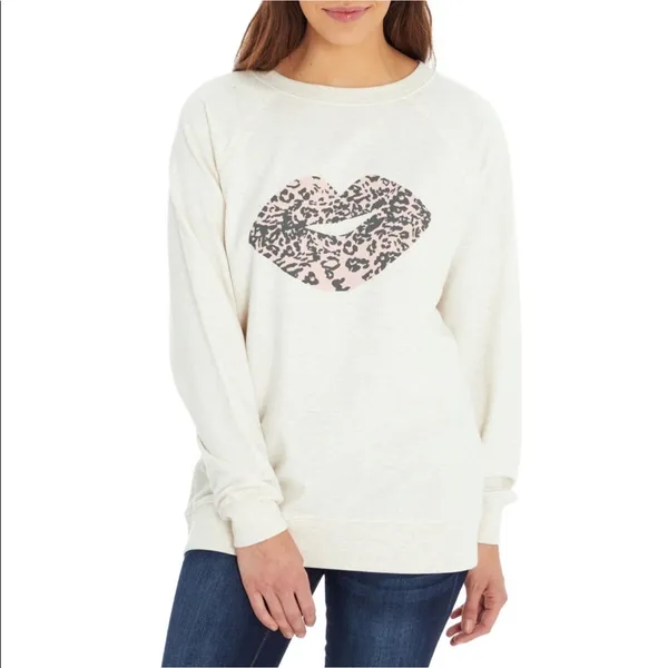 Wildfox Leopard print kiss oversized statement sweatshirt size small - Image 2