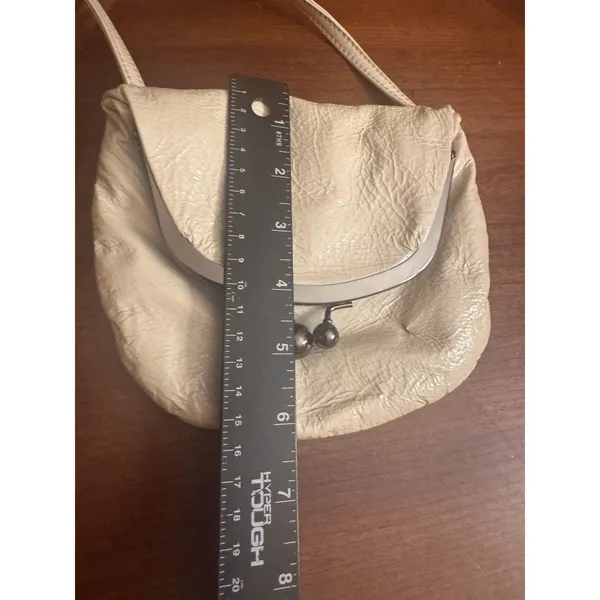 HOBO kisslock Crossbody White - Image 15