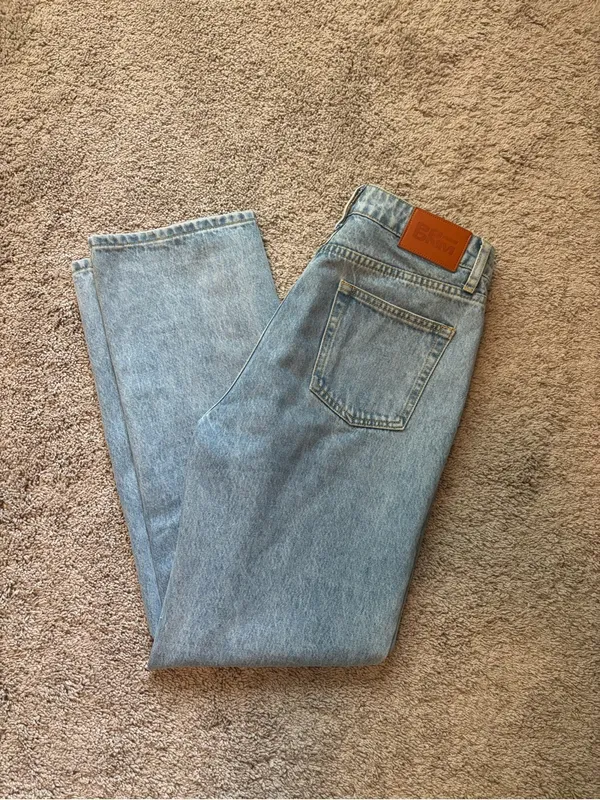 Princess Polly Alexanderson Straight Leg Jeans Light Wash Denim - Image 2