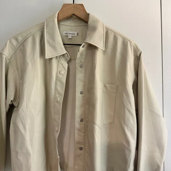Good American | NWT Better Than Leather Faux Cropped Shacket Jacket, Size‎ 1 - Image 3