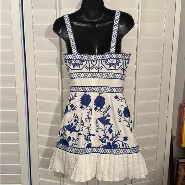 ALEXIS “ASTERIA” WHITE LINEN EMBROIDERED DRESS. Sz: S - Image 2