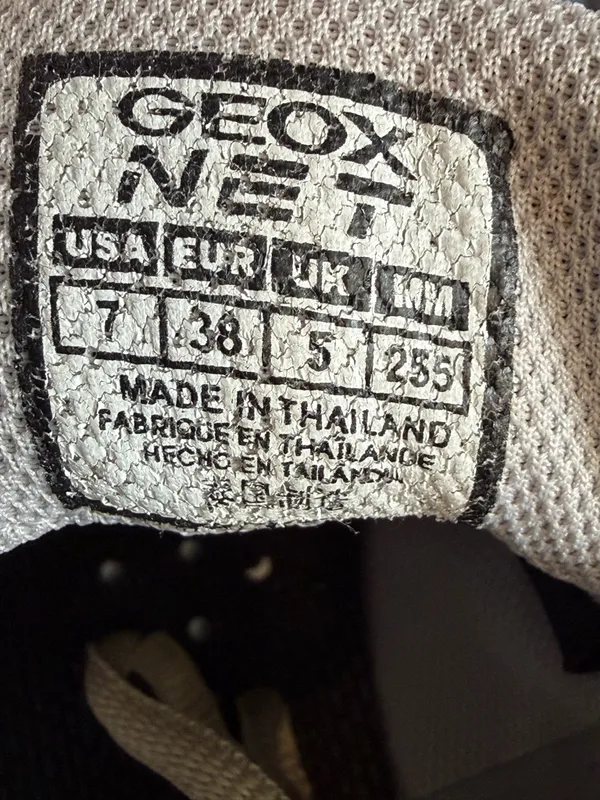 Ladies GEOX Beige and White Lace Up Golf Shoes Sneakers Size 7 - Image 6