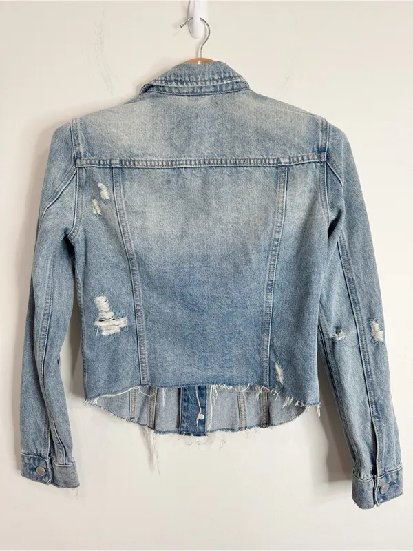 Blanknyc Denim Jacket Distressed Medium Wash Raw Frayed Hem Cropped Y2K size XS - Image 2