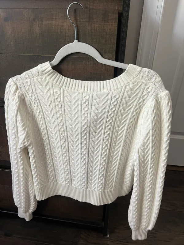 Dillards Sweater - Image 3