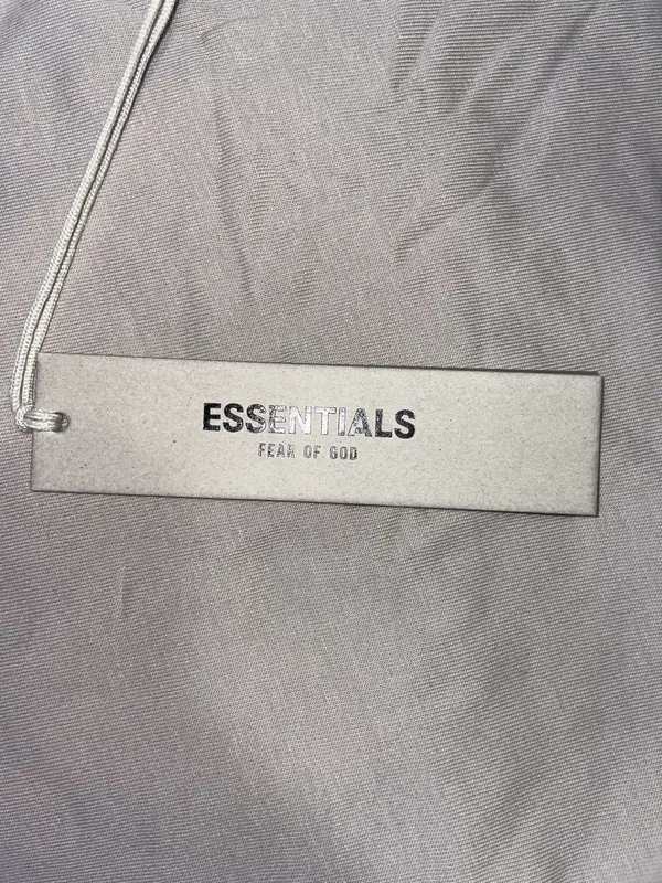 Fear of god Essentials Tee - Image 9