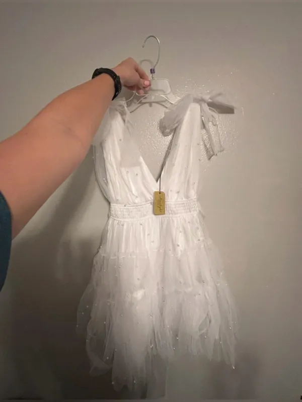 Francesca's Collections White Tulle Mini Dress with Bow and Pearls - Image 5