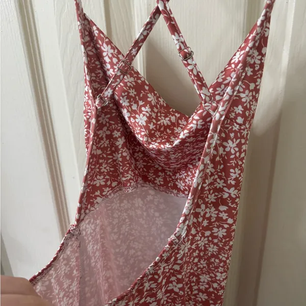 SHEIN Dark pink and White Floral Backless Dress - Image 4