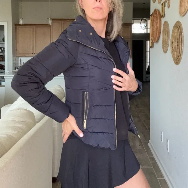 Bershka Basic High Neck Puffer Coat Navy Size Small - Image 3