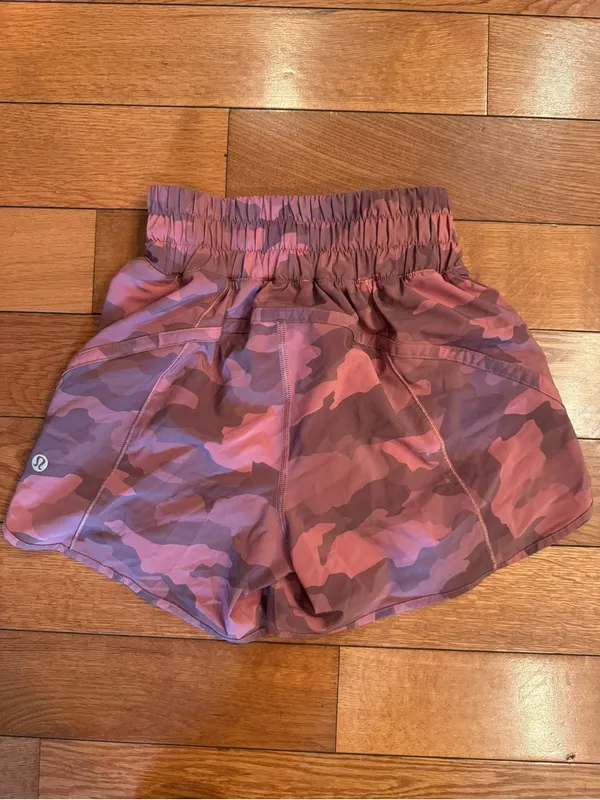 NWOT Lululemon Hotty Hot High-Rise Lined Short 4" Incognito Camo Pink Taupe - Image 5