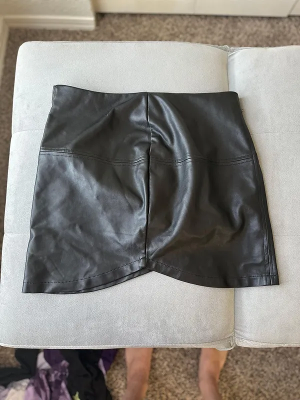 Lulus Black Skirt - Image 2