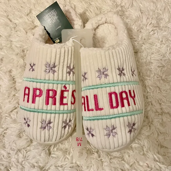 Wild‎ Fable Womens Slippers Cream "Apres All Day" Embroidered Plush Lined M 7/8 - Image 2