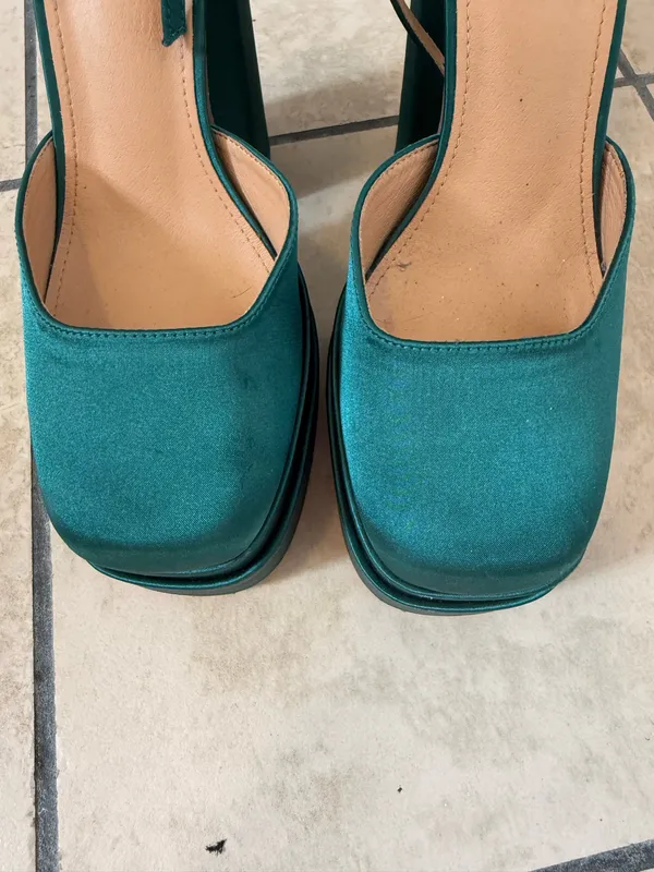 Satin Green Heels Size 10 - Image 3