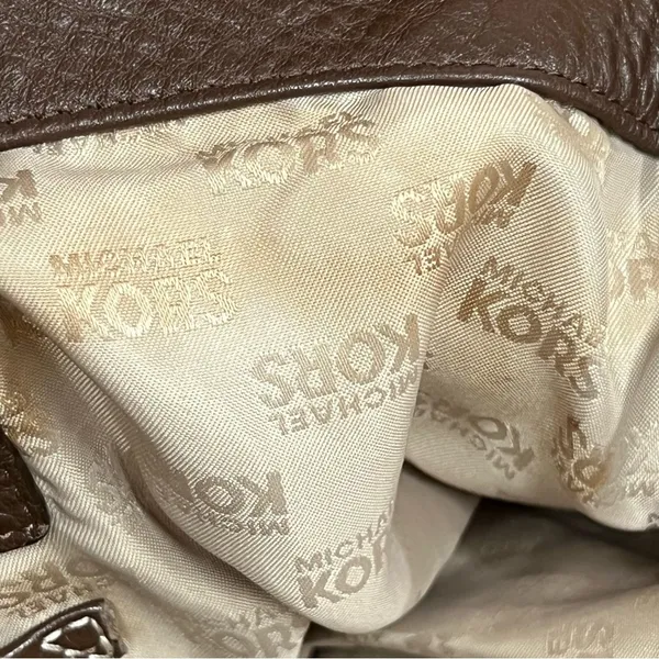 Michael Kors Brown Leather Shoulder Bag with Classic Design - Image 11
