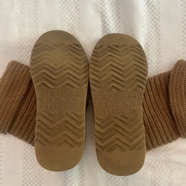 UGG knit tall boots size 6 - Image 3