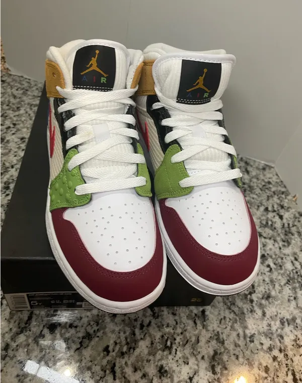 Air Jordan 1 Mid woman’s size 6.5 Messy Room DR6957-100 athletic - Image 10