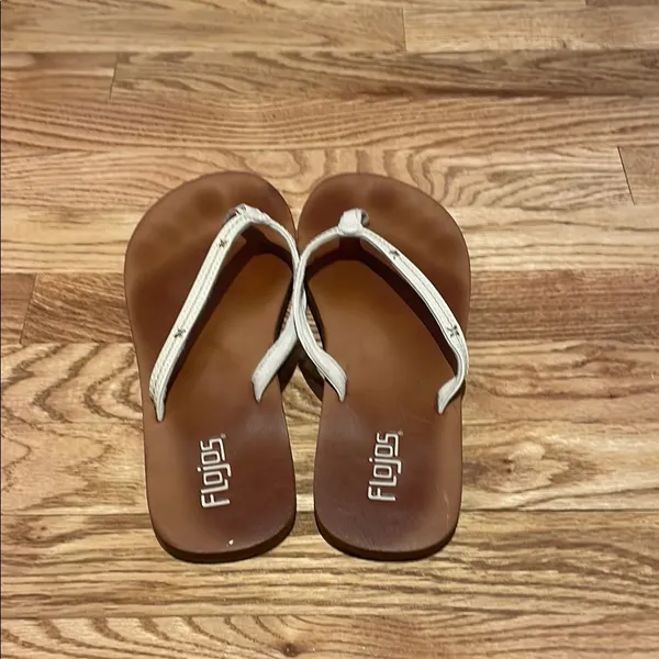 Flojos Tan Sandals Classic Comfort - Image 3