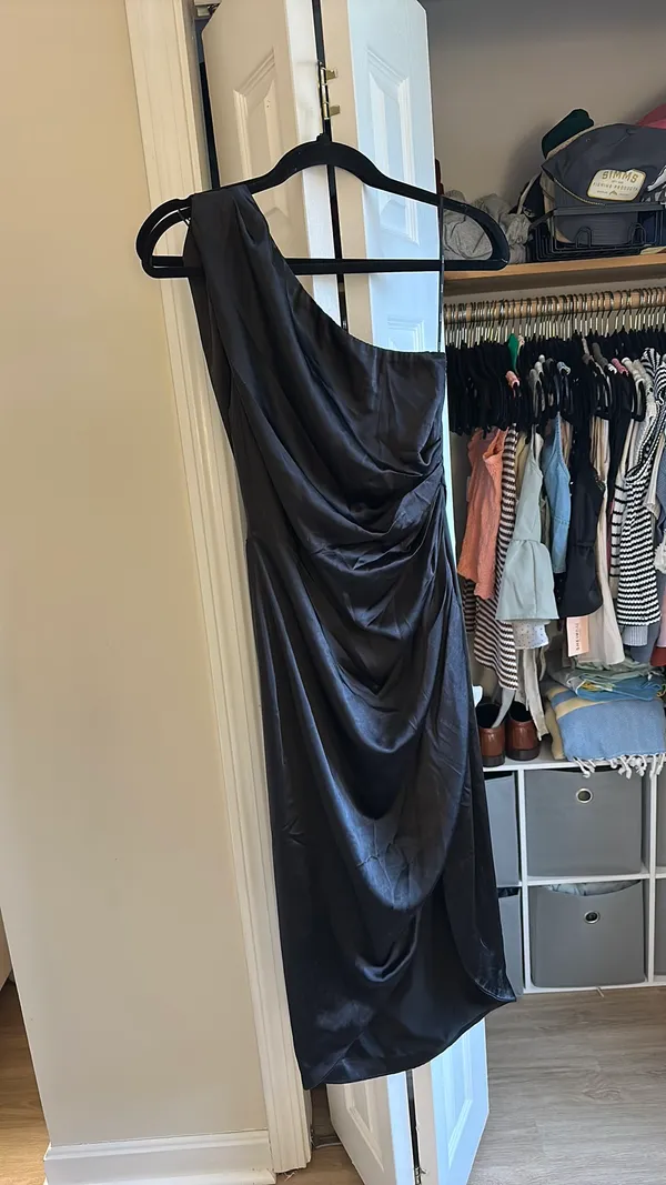 Elliatt Dress Black One shoulder  - Image 2
