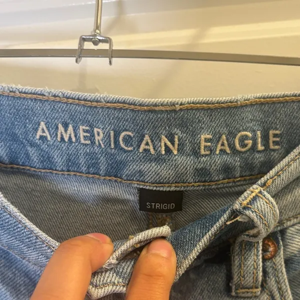 American Eagle Strigid Distressed High Rise Denim Shorts Size 8 - Image 2