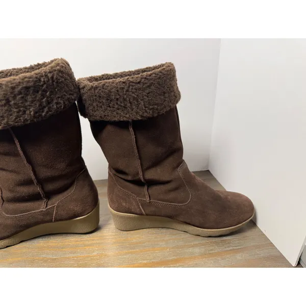 Lands' End Women's 8.5 Brown Suede Faux Fur Cuff Wedge Winter Boots - Image 5