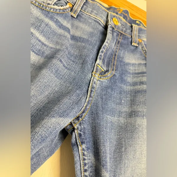7 For All Mankind the Relaxed Skinny Jeans in Light Blue Wash - Image 6