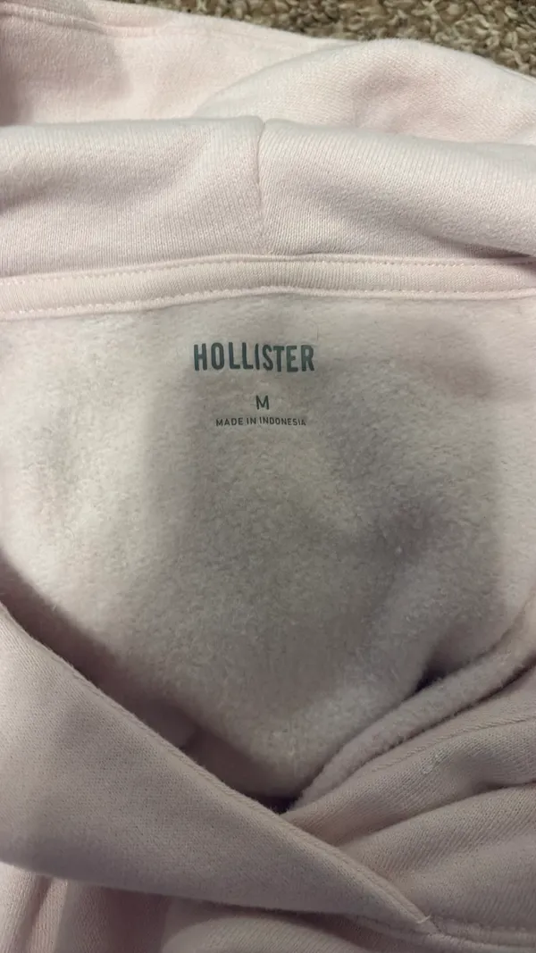 Hollister Sweatshirt Women’s pink - Image 3