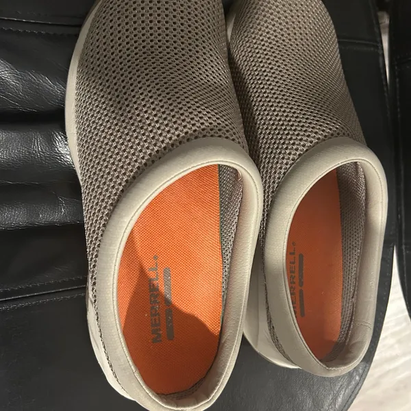 Merrell Women's Encore Breeze slip-on shoes. - Image 4