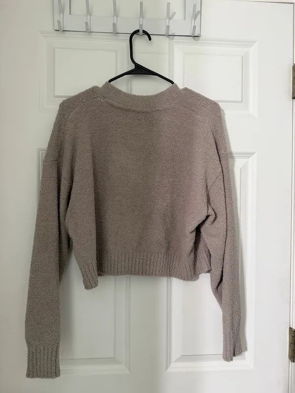 UGG Sweater - Image 2