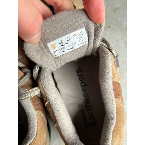 Timberland hiking shoes brown size 6.5 - Image 4