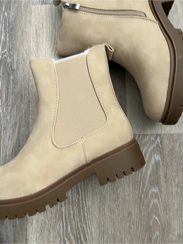 Women’s Beige Fur Suede Ankle Boots Sz 8 Faux Fur Lined Dual Zip Lug Sole EU 38 - Image 6
