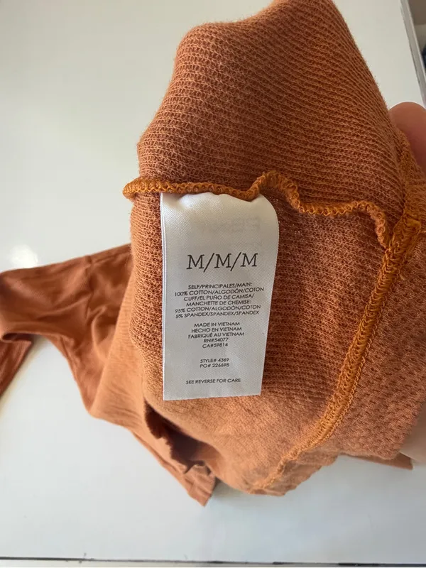 Cabi Thermal Top Women M Burnt Orange V-Neck Cropped Long Sleeve # 4369 - Image 4