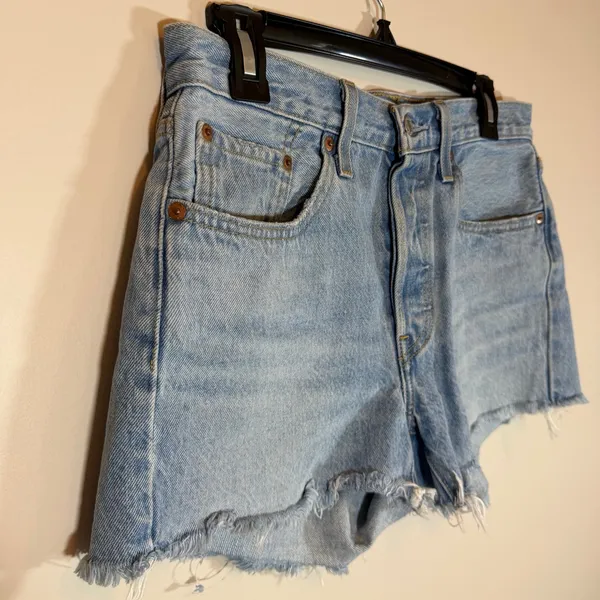 Levi’s 501 Original High Rise Light Wash Denim Cut Off Shorts Womens 27 Casual - Image 2