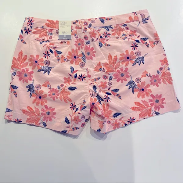 Style &Co chino mid rise short batik print pink size 18 5.5” inseam - Image 2
