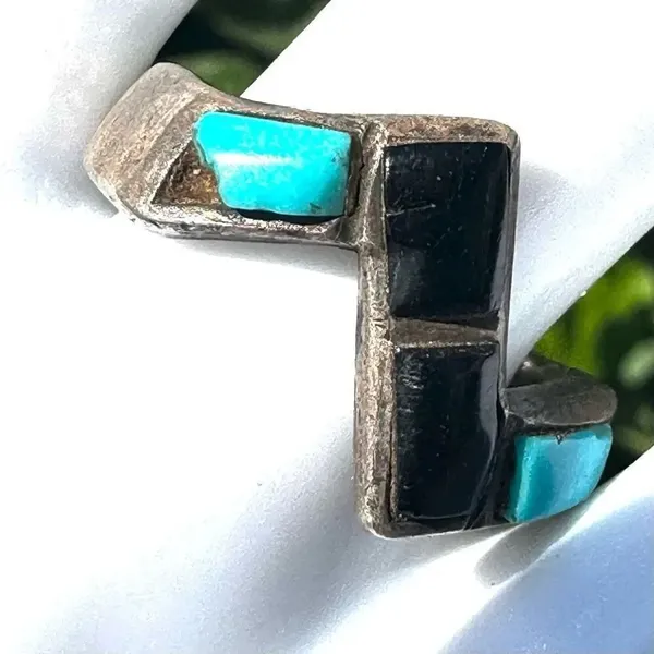 Dp Vintage Sterling Onyx and Turquoise Inlay Band ring - Image 5